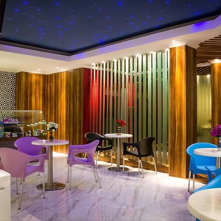 Madu Inn Jakarta Exteriör bild
