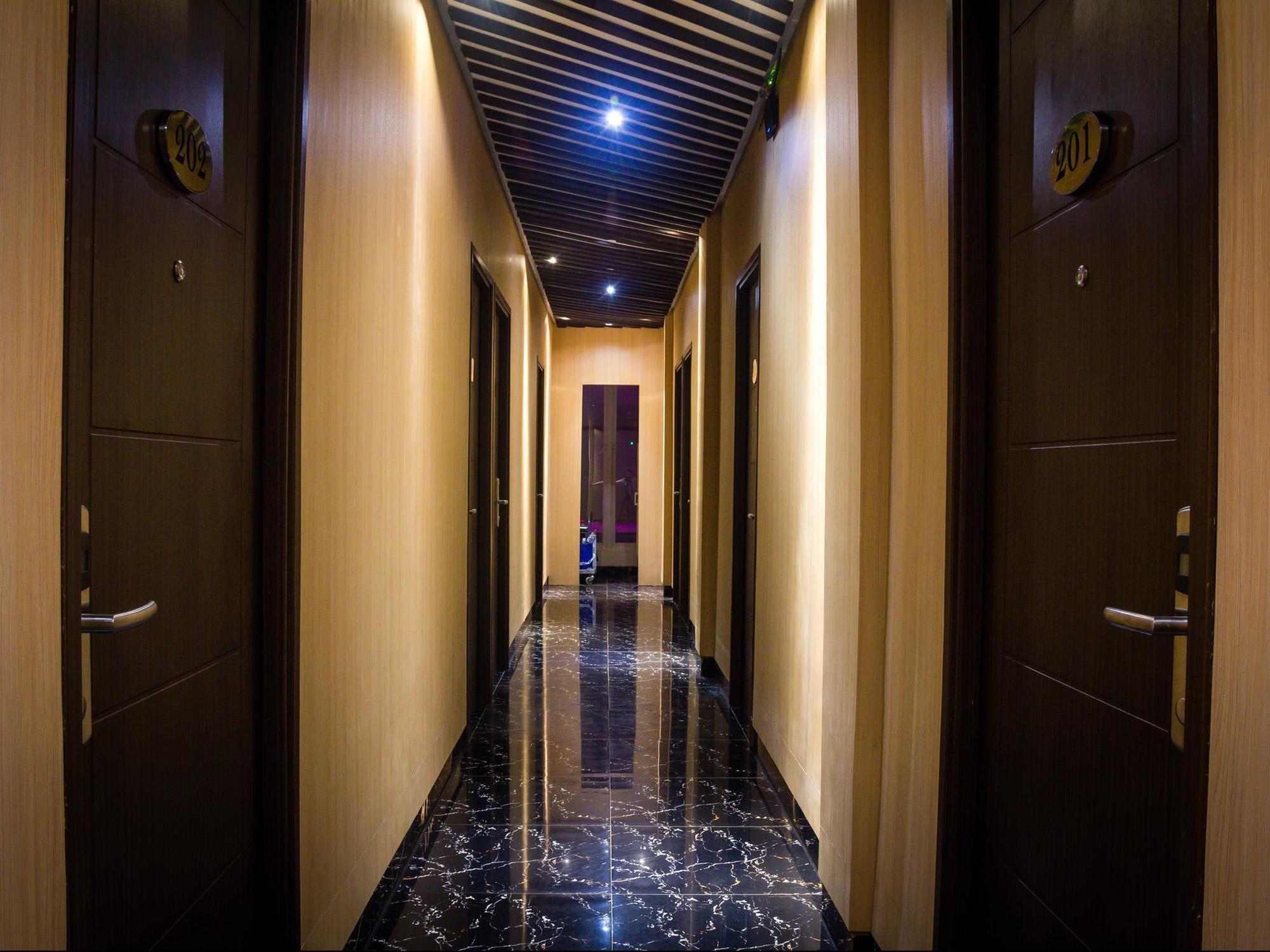 Madu Inn Jakarta Exteriör bild